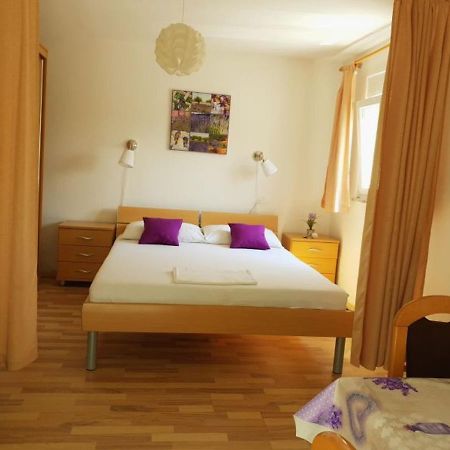 Apartments Andelic Свети свети Филип и Яков Екстериор снимка