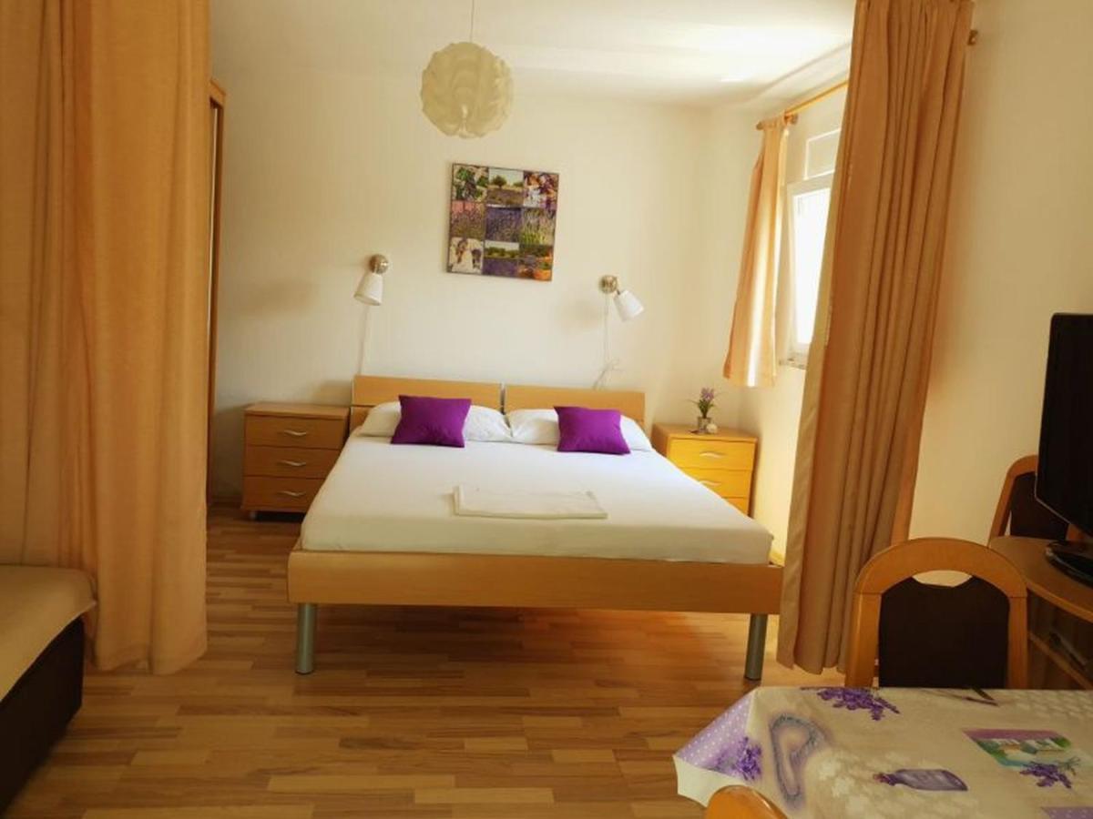 Apartments Andelic Свети свети Филип и Яков Екстериор снимка