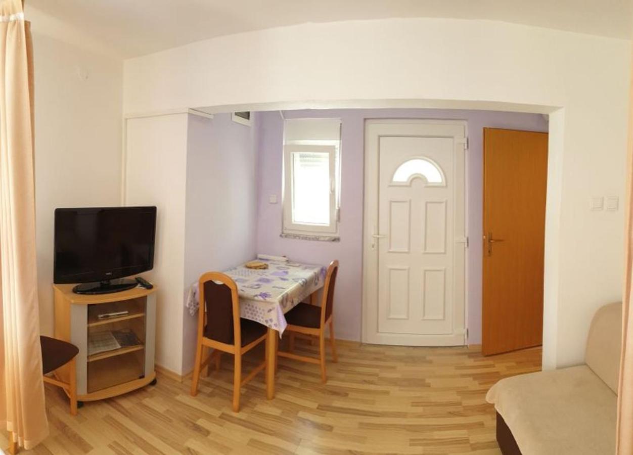 Apartments Andelic Свети свети Филип и Яков Екстериор снимка